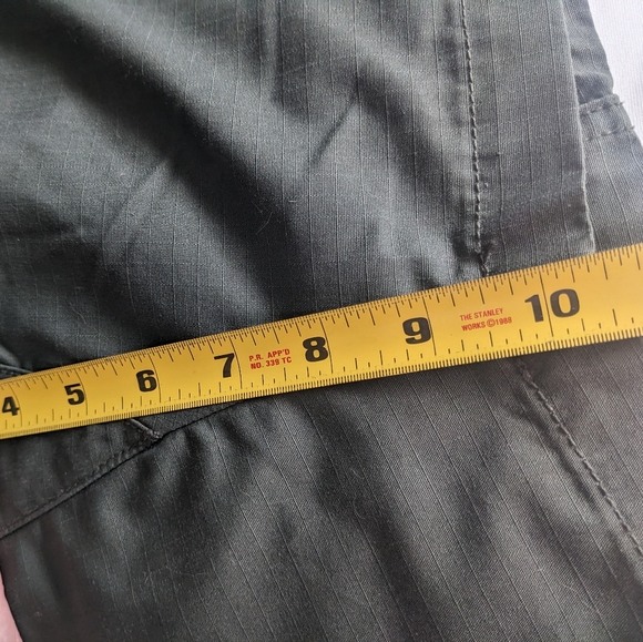 Men's Cargo Shorts (40) - Picture 7 of 8